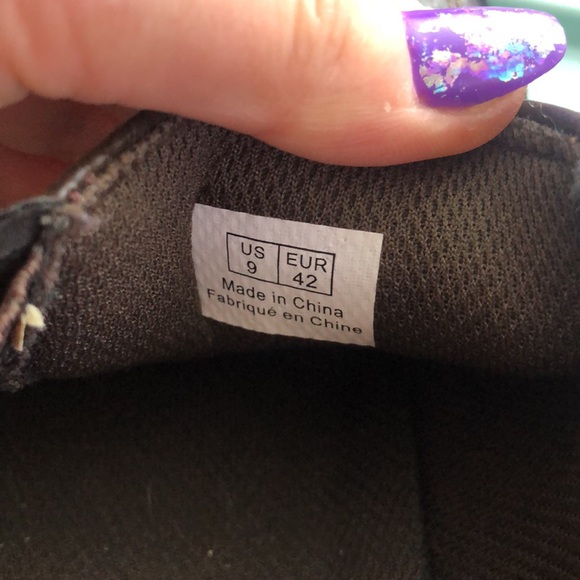 Man shoes. Size 9 ( Euro 42 ). Brown leather with some suede details. Great look - Picture 11 of 12